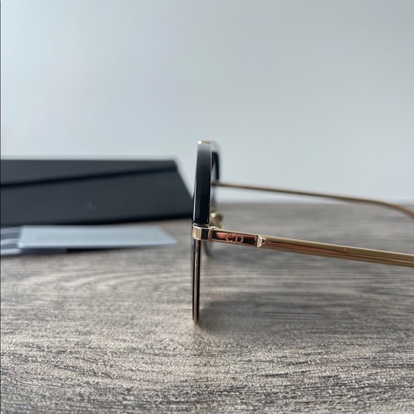 DIOR Desertic Aviator Sunglasses - Picture 9 of 14